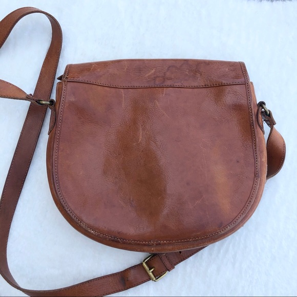 Bojola Italian Leather Magnetic Closure Cross-Bag - Picture 9 of 10